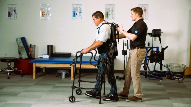 Exoskeletons in Physical Therapy: Assisting Mobility and Functionality